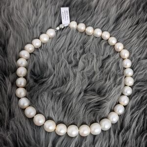 Elegant Pearl Necklace